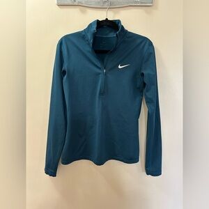 Women’s Nike half zip long sleeve